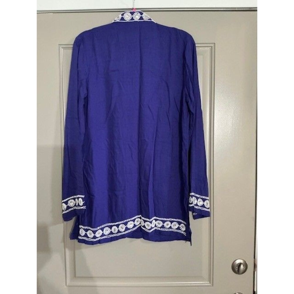 Escapada Purple Blouse with Pearl Stone Embellishment Neck Hem Cuffs Sz M NWT - Picture 4 of 5